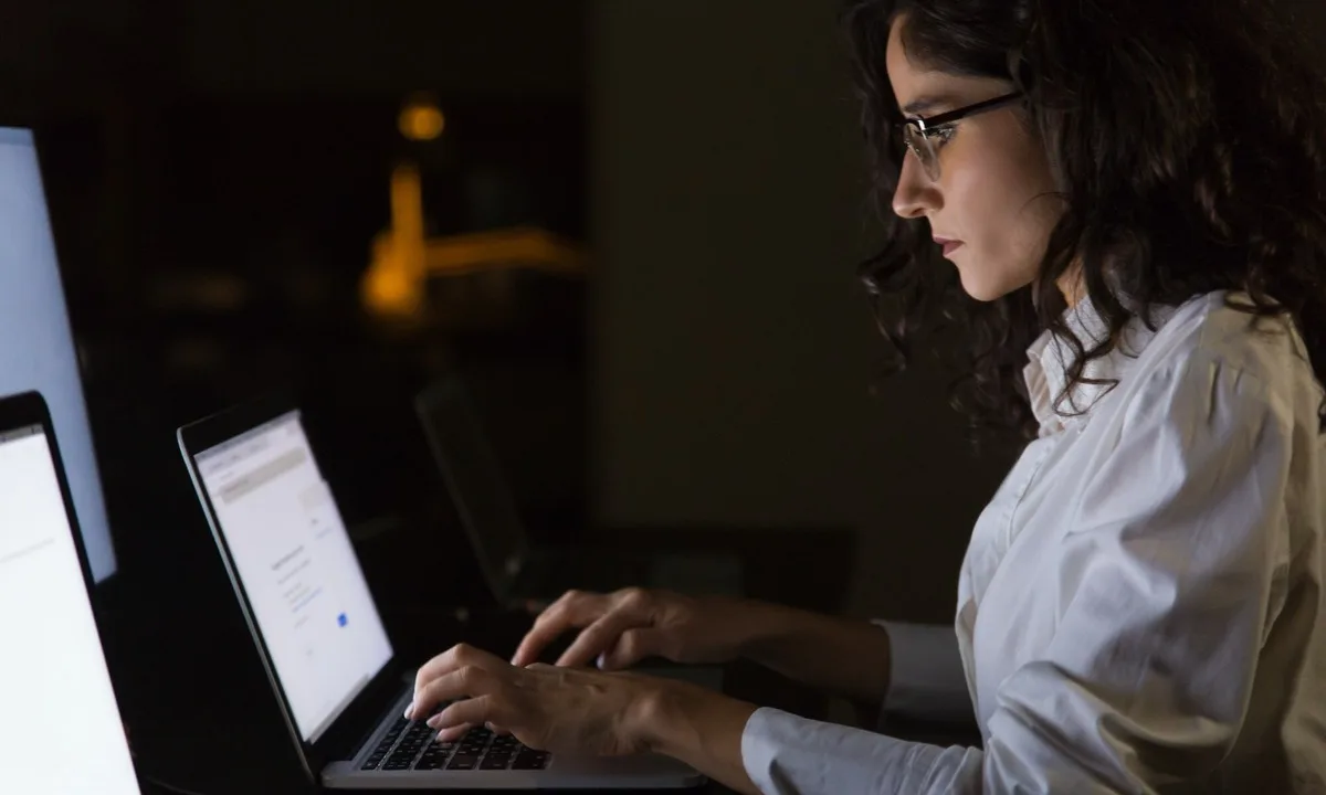 File History Retention Windows: 7 Best Practices for 2025